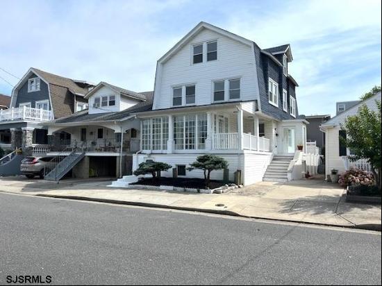 3 N Surrey Ave, Ventnor NJ 08406