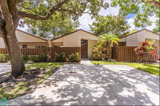 22278 Whistling Pines Ln #B, Boca Raton FL 33428