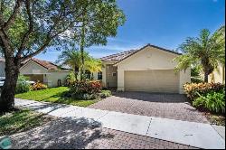 695 Nandina Dr, Weston FL 33327