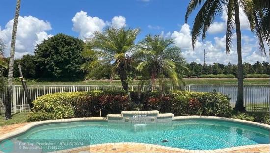 695 Nandina Dr, Weston FL 33327