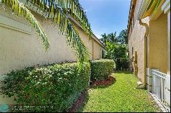 695 Nandina Dr, Weston FL 33327