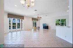 695 Nandina Dr, Weston FL 33327