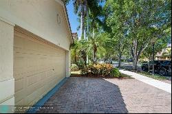 695 Nandina Dr, Weston FL 33327