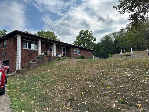 10682 Ravenswood Road, Ravenswood WV 26164