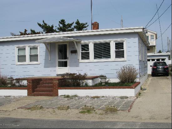 23 N 10th Street, Surf City NJ 08008