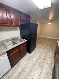 4981 River Glen #51, Las Vegas NV 89103