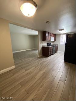 4981 River Glen #51, Las Vegas NV 89103