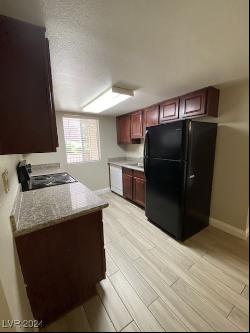 4981 River Glen #51, Las Vegas NV 89103