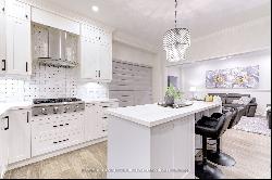 3906 Thomas St, Mississauga ON L5M7B5