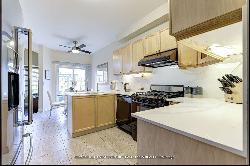 595 Warhol Way, Mississauga ON L5W1sqm