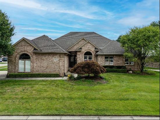 51525 PINEWOOD Drive, Macomb Township MI 48042