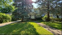 1901 Parkway Drive, Cleveland Heights OH 44118