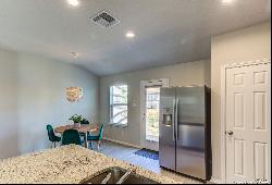 208 STEVENS SMT, New Braunfels TX 78130