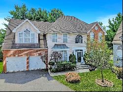 46 Pin Oak Drive, North Brunswick NJ 08902