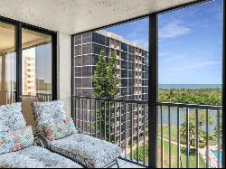 17 Bluebill Ave Unit 702, Naples FL 34108