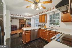 8648 Open Meadow Way E, Columbia MD 21045