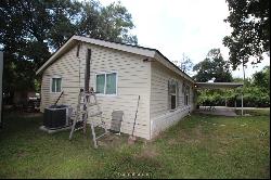 501 Carver St, Snook TX 77878