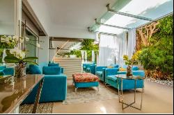 Stylish ground-floor apartment in Las Lomas del Marbella Club, o, Marbella 29602