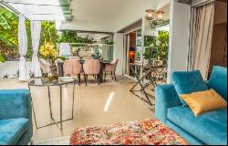 Stylish ground-floor apartment in Las Lomas del Marbella Club, o, Marbella 29602