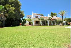 Charming Andalusian style villa second line beach in el Paraiso., Estepona 29680