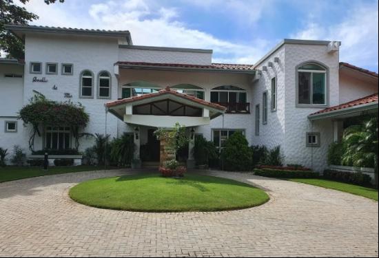 In Front Of The Sea, With The Largest Lot, In Buenaventura