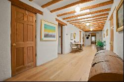 402 Este Es Place, Taos NM 87571