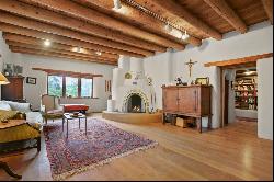 402 Este Es Place, Taos NM 87571