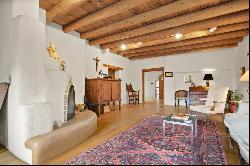 402 Este Es Place, Taos NM 87571