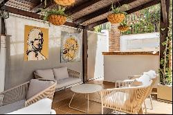 Outstanding restaurant with 5 apartments in a prime location in , Marbella 29660