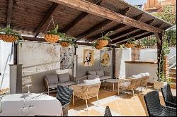 Outstanding restaurant with 5 apartments in a prime location in , Marbella 29660