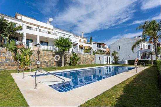 Lovely townhouse in El Campanario Golf, Estepona, Estepona 29680