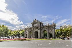 Luxury flat in Jerónimos 6 floor, Madrid 28014