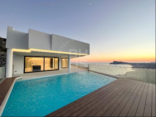 Magnificent Villa with Panoramic Sea and Mountain Views in Altea, Altea 03590