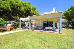 Stunning Villa Retreat in Moraira's Playetes Area, Teulada 03724