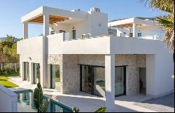 Elegant Villas in Sierra Cortina, Finestrat: A Perfect Blend of , Benidorm 03501