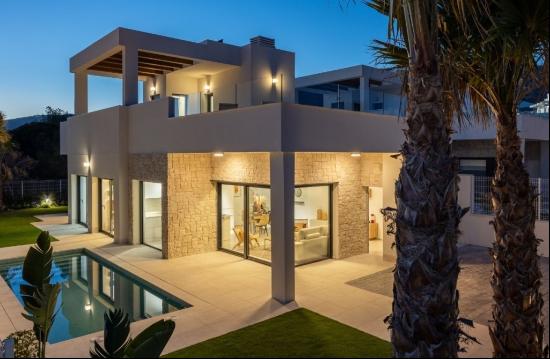 Elegant Villas in Sierra Cortina, Finestrat: A Perfect Blend of , Benidorm 03501