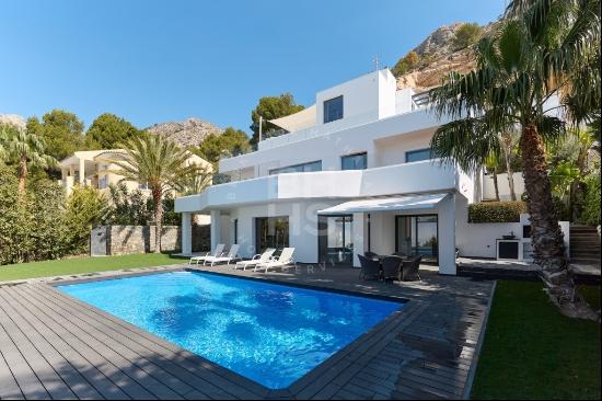 Charming Villa for Sale in Altea Hills, Altea 03590