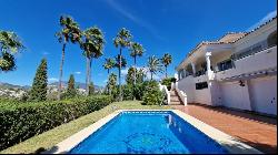 Family villa with potential for renovation and boasting panorami, Estepona 29680