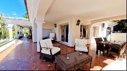 Family villa with potential for renovation and boasting panorami, Estepona 29680