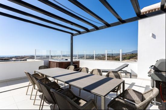 Modern duplex penthouse with panoramic sea views in Mirador de E, Estepona 29680