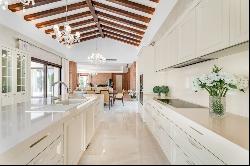 Impressive frontline golf villa in Los Naranjos Nueva Andalucía, Marbella 29660