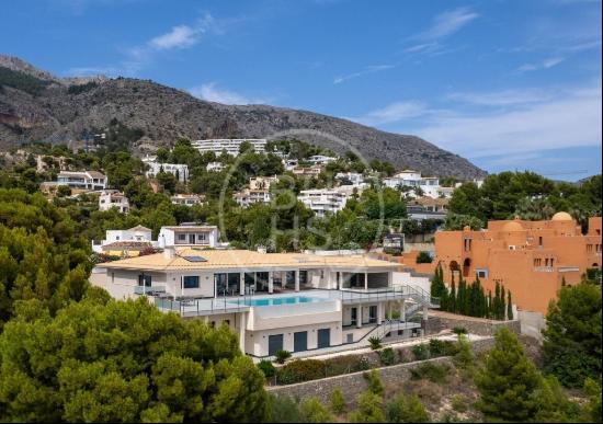 Elevated Opulence in Altea: Majestic Villa Overlooking the Medit, Altea 03590