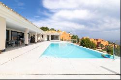 Elevated Opulence in Altea: Majestic Villa Overlooking the Medit, Altea 03590