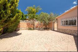 Charming Villa for Sale in Las Marinas, Denia, Dénia 03700