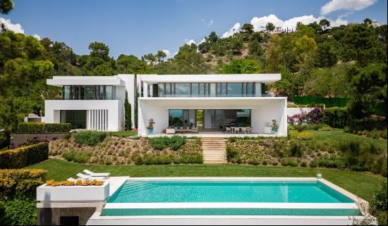 Modern designer villa in Reserva de Alcuzcuz, Benahavis, Benahavis 29678