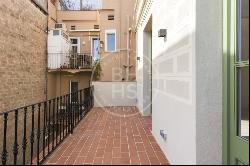 127 sqm LUXURY PENTHOUSE WITH 2 TERRACES FOR SALE IN EIXAMPLE DRE, Barcelona 08007