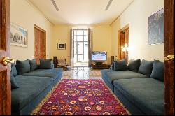 IMPRESSIVE 400 sqm FLAT WITH TERRACE IN THE HISTORIC CENTRE OF BA, Barcelona 08002