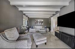 Fully renovated elegant, private family villa with sea views in , Marbella 29604