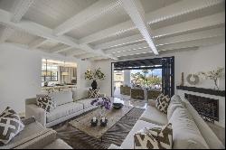 Fully renovated elegant, private family villa with sea views in , Marbella 29604