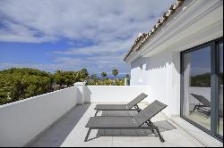 Fully renovated elegant, private family villa with sea views in , Marbella 29604